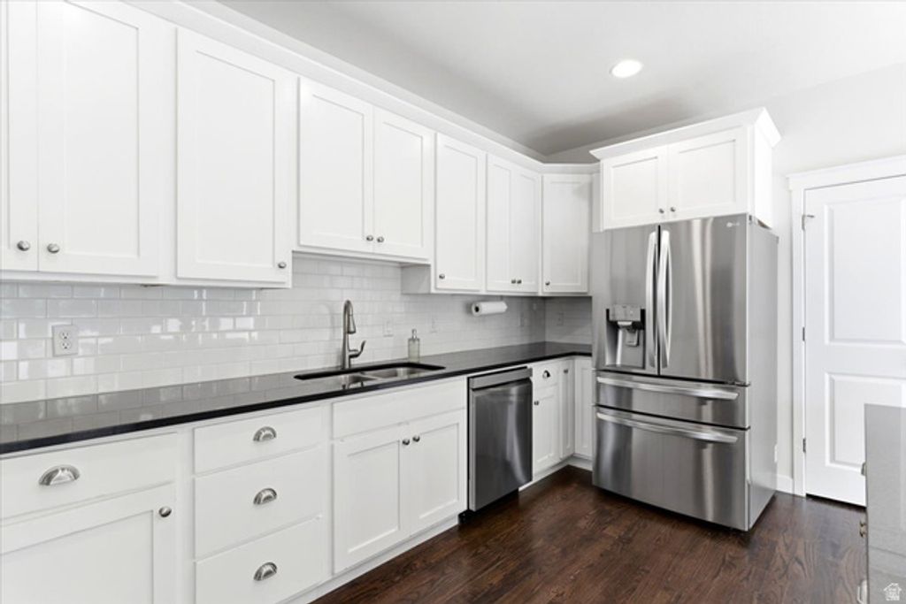 Image 18 of property listing at 2064 W ORCHARD HARVEST DR, Kaysville, UT 84037
