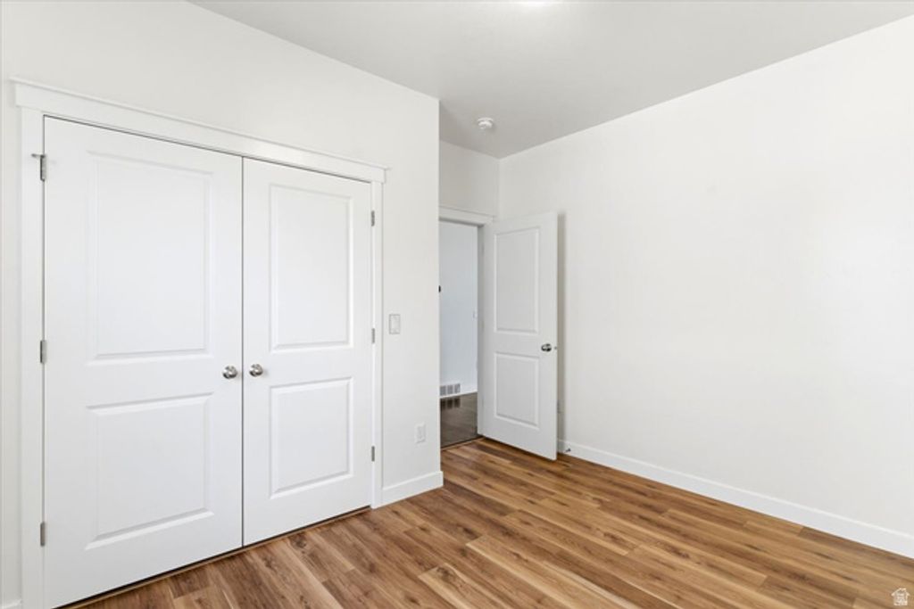 Image 28 of property listing at 2064 W ORCHARD HARVEST DR, Kaysville, UT 84037