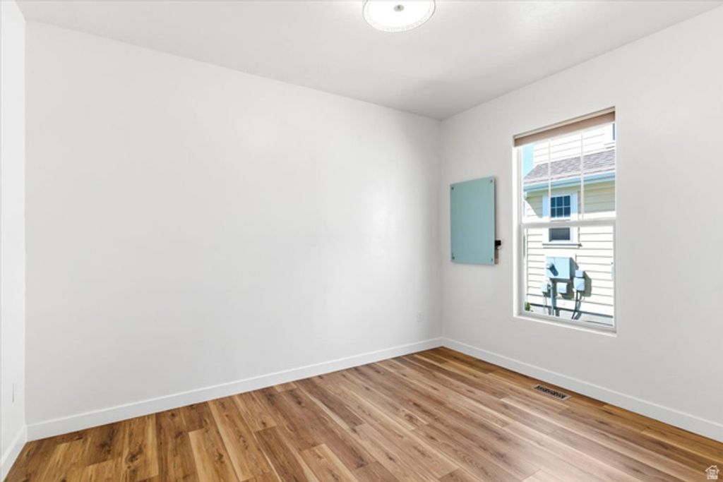 Image 29 of property listing at 2064 W ORCHARD HARVEST DR, Kaysville, UT 84037