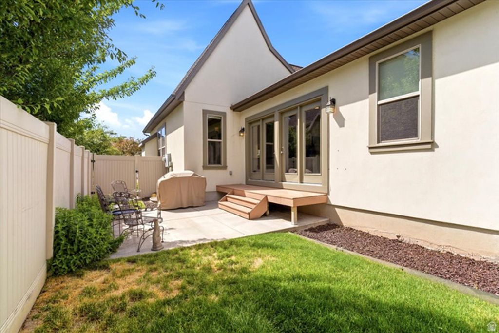 Image 42 of property listing at 2064 W ORCHARD HARVEST DR, Kaysville, UT 84037