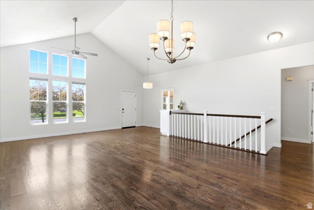 Image 6 of property listing at 2064 W ORCHARD HARVEST DR, Kaysville, UT 84037