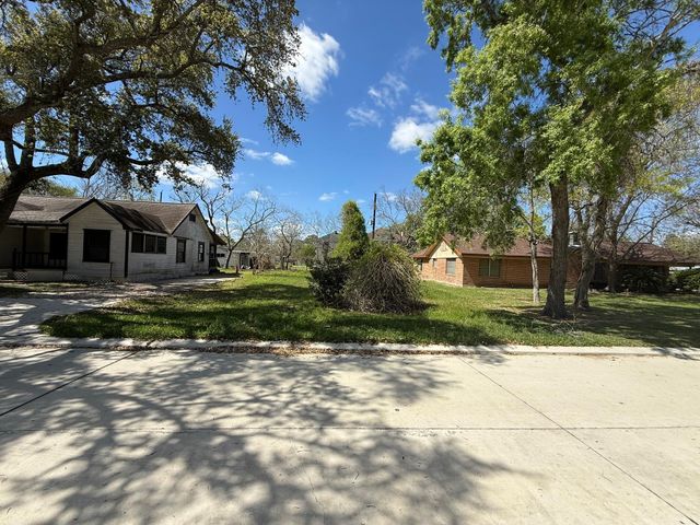 3100 Block Of Hamilton, La Porte, TX 77571