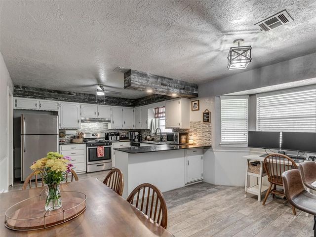 2204 Bellaire Drive, Moore, OK 73160