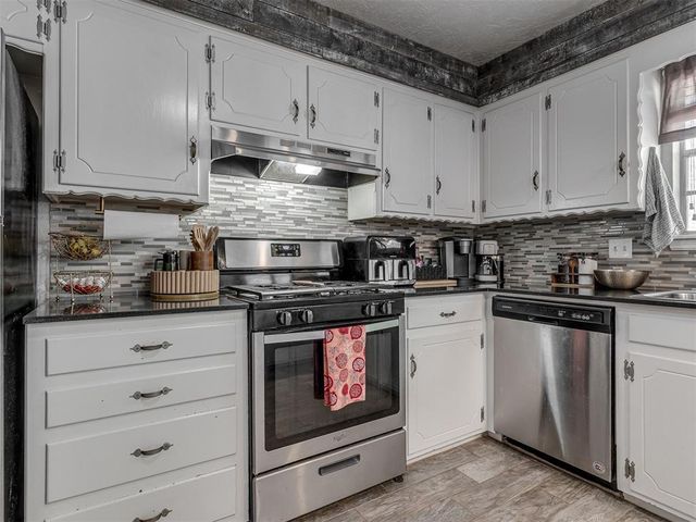 2204 Bellaire Drive, Moore, OK 73160