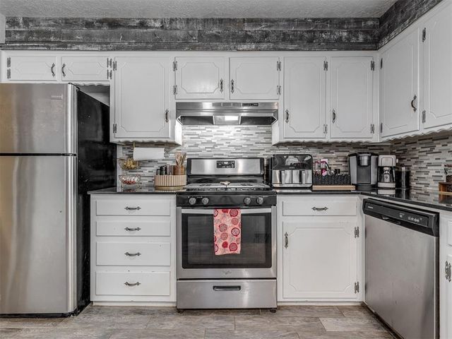 2204 Bellaire Drive, Moore, OK 73160