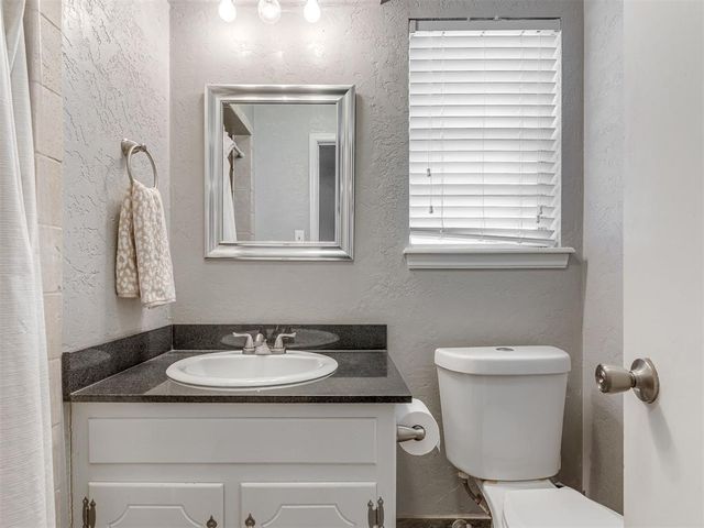 2204 Bellaire Drive, Moore, OK 73160