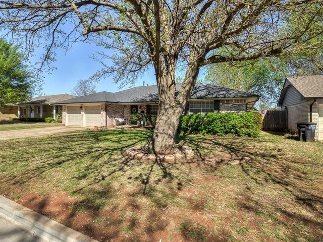 2204 Bellaire Drive, Moore, OK 73160