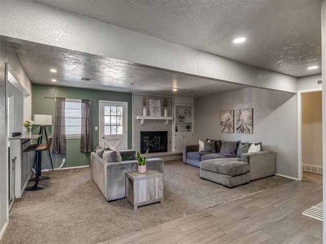 2204 Bellaire Drive, Moore, OK 73160