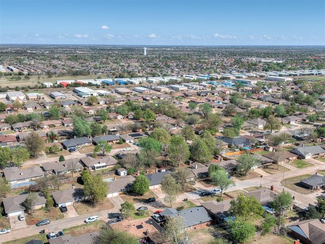 2204 Bellaire Drive, Moore, OK 73160