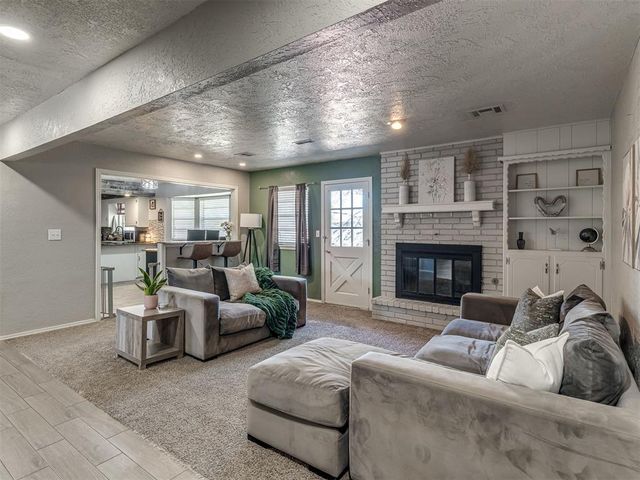 2204 Bellaire Drive, Moore, OK 73160