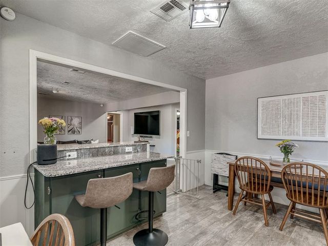 2204 Bellaire Drive, Moore, OK 73160