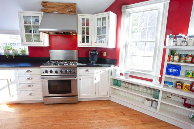 281 Old County Lane, Readsboro, VT 05350