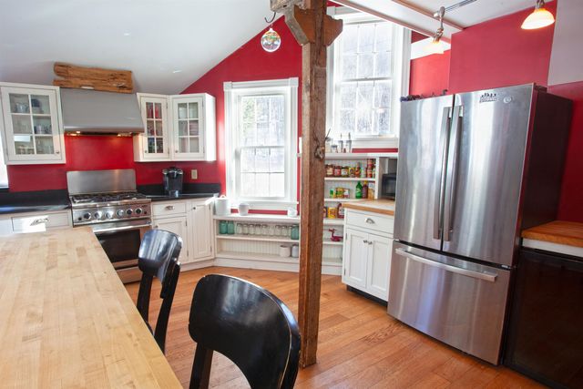 281 Old County Lane, Readsboro, VT 05350