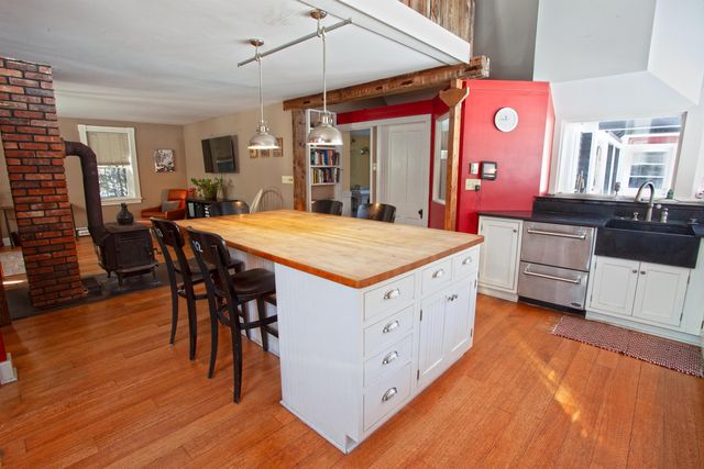 281 Old County Lane, Readsboro, VT 05350