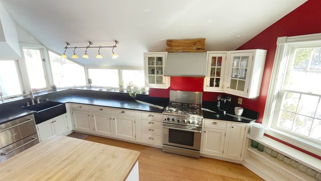 281 Old County Lane, Readsboro, VT 05350