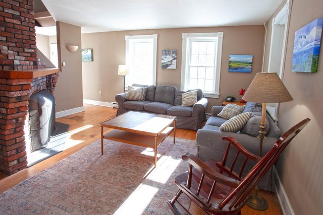 281 Old County Lane, Readsboro, VT 05350