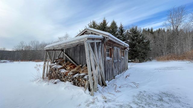 281 Old County Lane, Readsboro, VT 05350