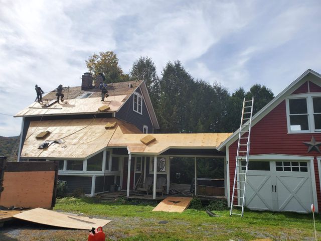 281 Old County Lane, Readsboro, VT 05350