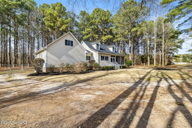 6628 Stag Park Road, Burgaw, NC 28425