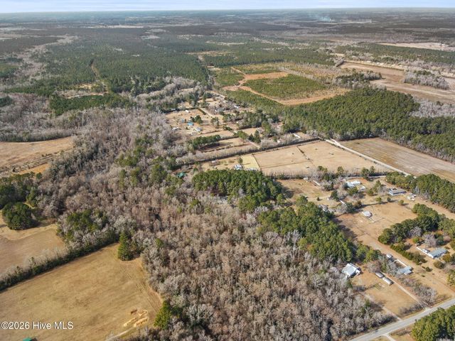 6628 Stag Park Road, Burgaw, NC 28425