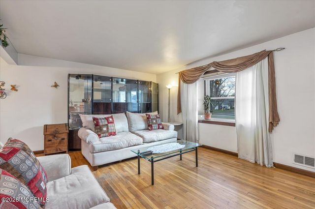 3 Chapman Terrace, Middletown, NJ 07748