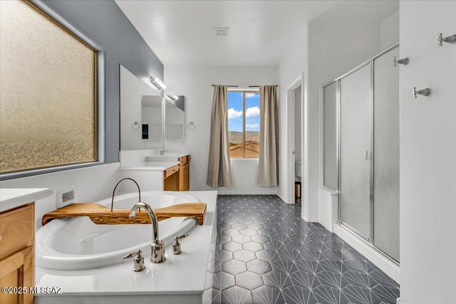 10054 E Cedar Hill Drive, Tucson, AZ 85748