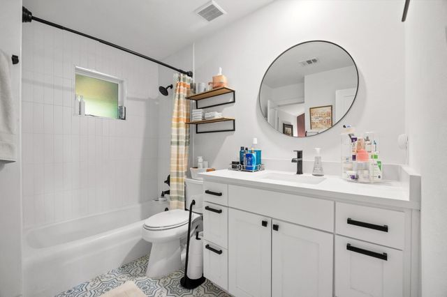 3402 Dolphin DR A, Austin, TX 78704