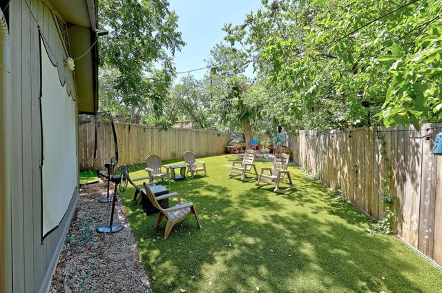 3402 Dolphin DR A, Austin, TX 78704