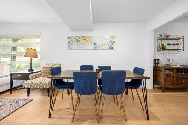 3402 Dolphin DR A, Austin, TX 78704