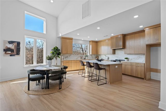 21 Dunvegan Lane, Bella Vista, AR 72715