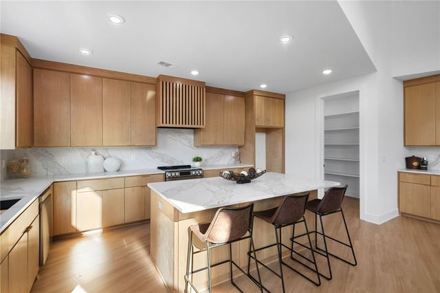 21 Dunvegan Lane, Bella Vista, AR 72715