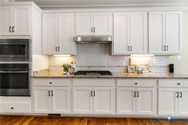 16401 Shefford Dr, Midlothian, VA 23112