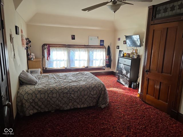 122 W 5th Street, Rushville, IN 46173