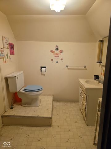 122 W 5th Street, Rushville, IN 46173