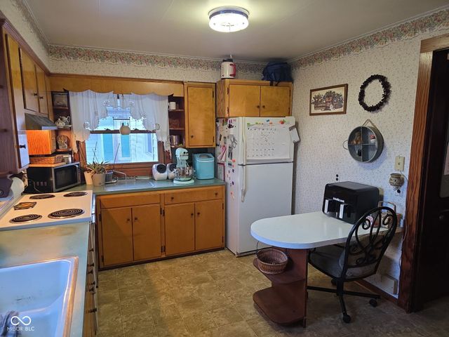 122 W 5th Street, Rushville, IN 46173