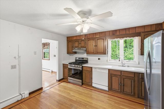 5 Spring Valley Rd, Medfield, MA 02052