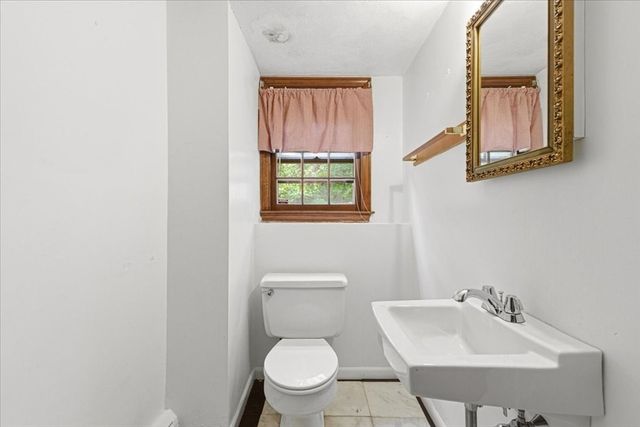 5 Spring Valley Rd, Medfield, MA 02052