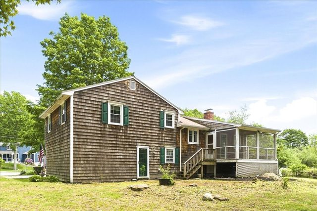 5 Spring Valley Rd, Medfield, MA 02052