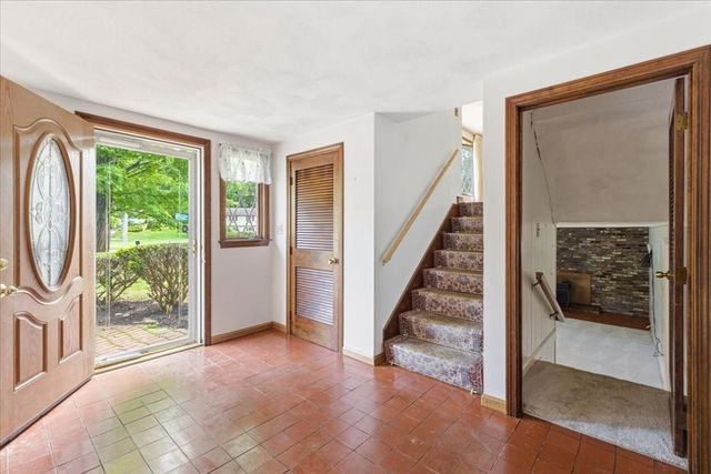 5 Spring Valley Rd, Medfield, MA 02052