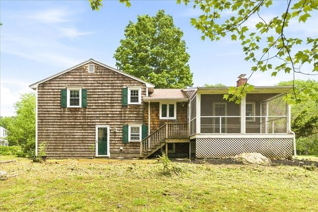 5 Spring Valley Rd, Medfield, MA 02052