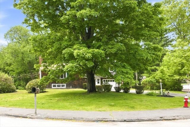 5 Spring Valley Rd, Medfield, MA 02052