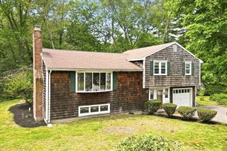 5 Spring Valley Rd, Medfield, MA 02052