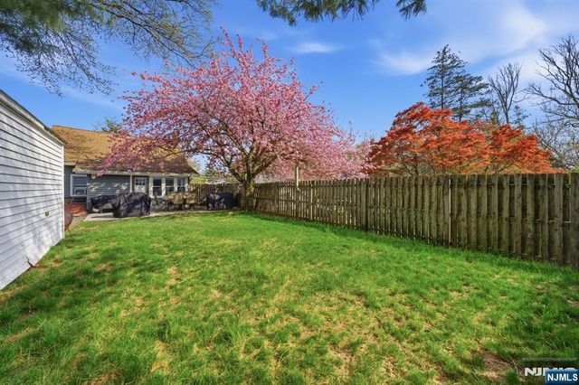 43 Merrie Trail, Denville Township, NJ 07834