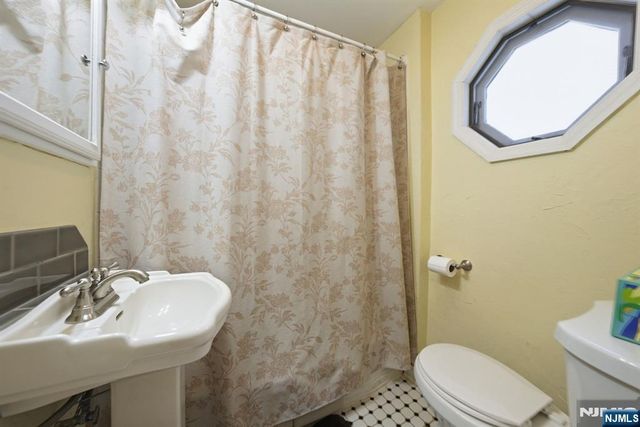 43 Merrie Trail, Denville Township, NJ 07834