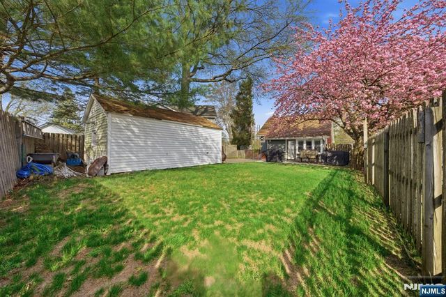 43 Merrie Trail, Denville Township, NJ 07834