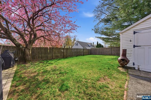 43 Merrie Trail, Denville Township, NJ 07834