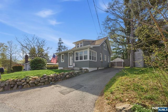 43 Merrie Trail, Denville Township, NJ 07834