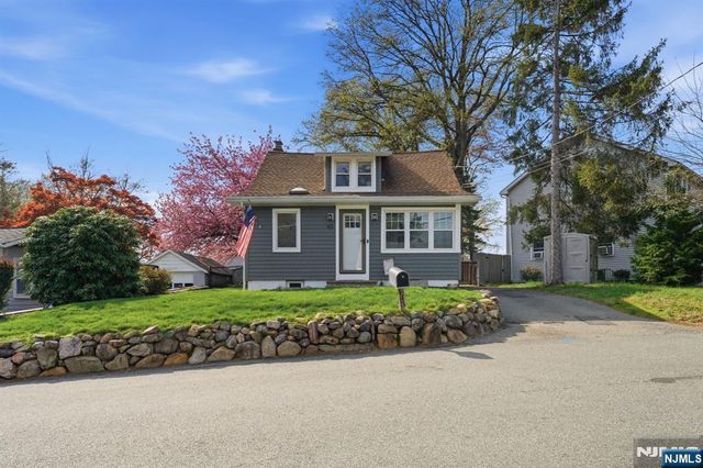 43 Merrie Trail, Denville Township, NJ 07834