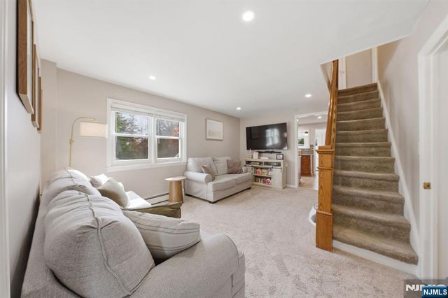 43 Merrie Trail, Denville Township, NJ 07834