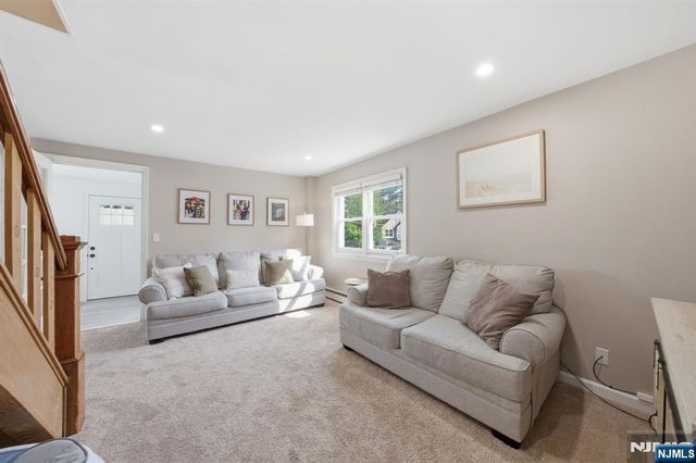 43 Merrie Trail, Denville Township, NJ 07834